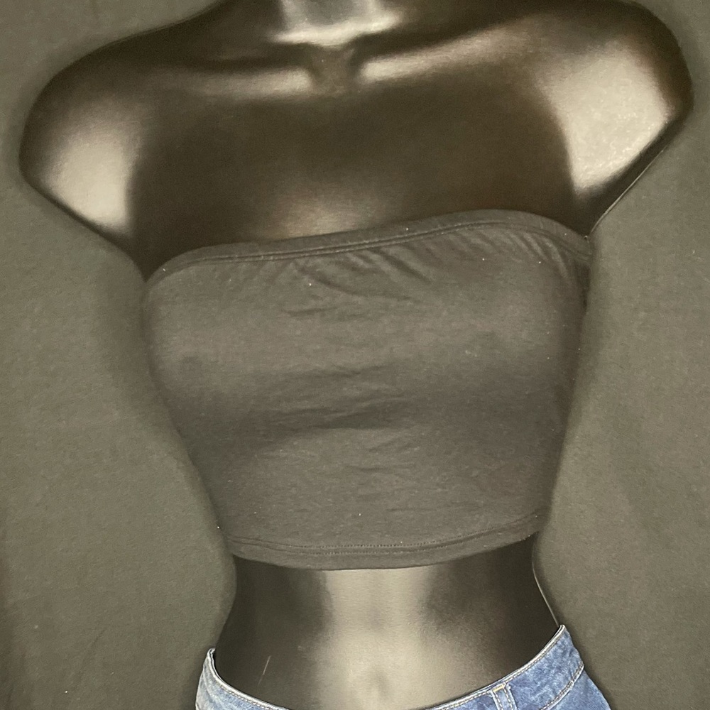 Black crop top
